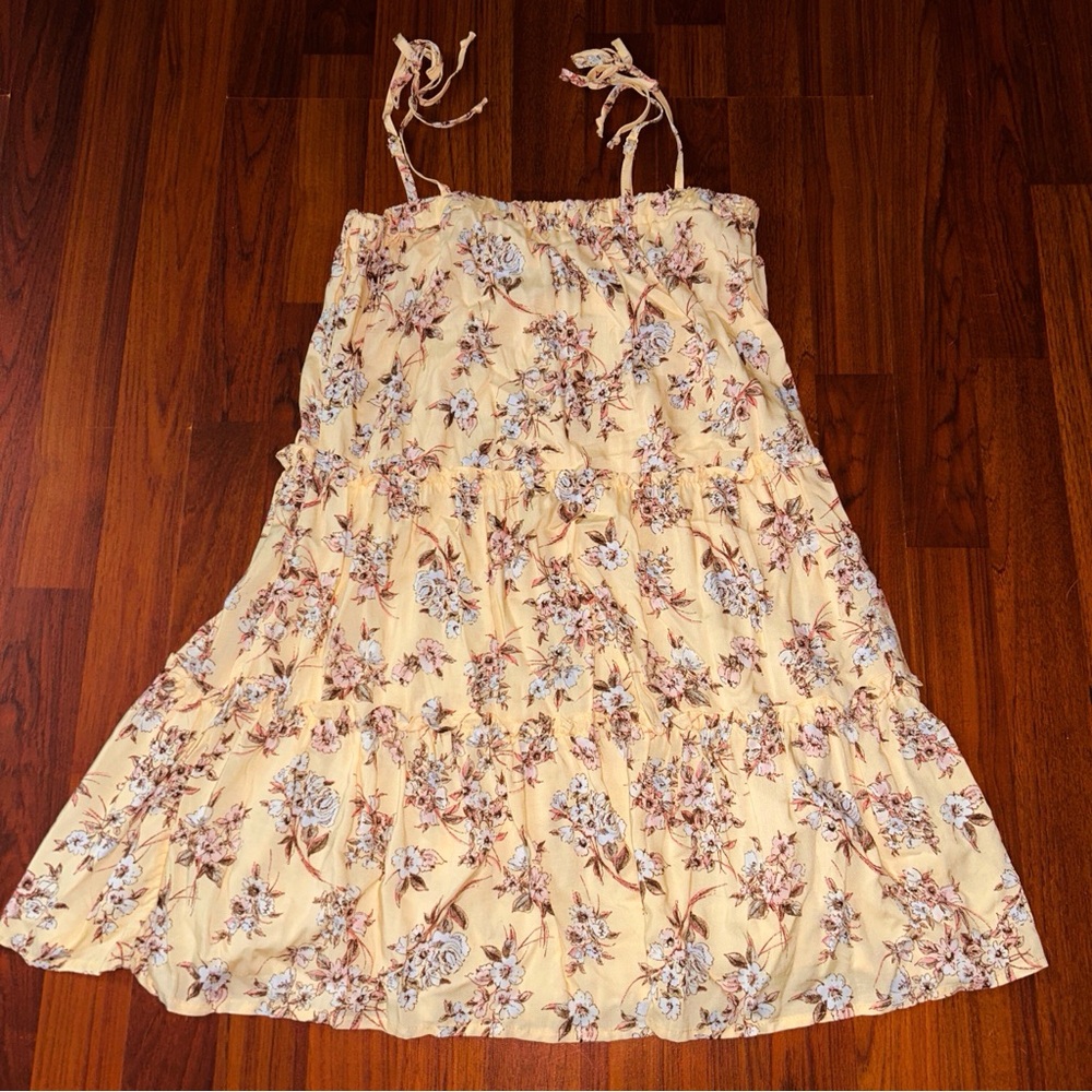 As U Wish Women’s Sleeveless Tiered Yellow Floral Mini Dress Size Medium